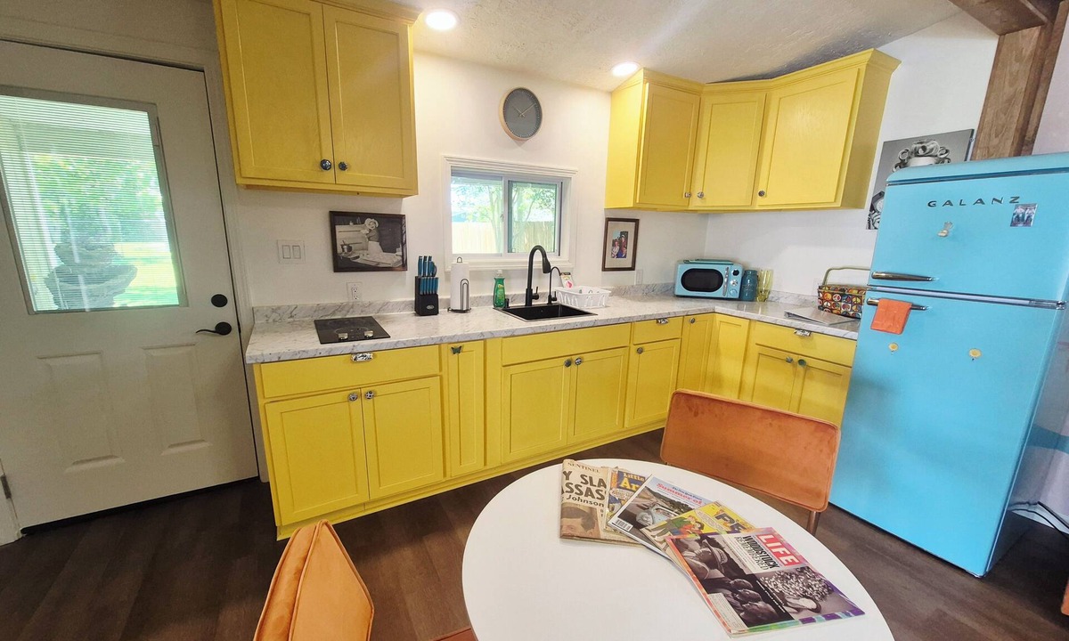 Westlake House | 1-bedroom Retro Retreat, detached apartment, with all the vintage vibes.