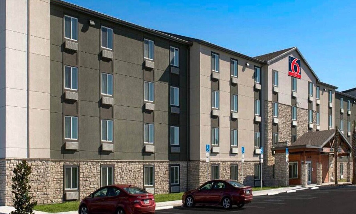 Bossier City Apartment | 1 Full Bed | Non-Smoking, Kitchen