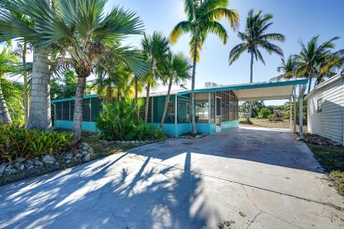 Bokeelia House | 1 Mi to Boat Ramp: Bokeelia Home w/Screened Patio