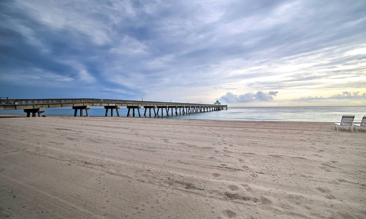 Deerfield Beach Cottage | 1 Mi to Deerfield Beach: Home w/Outdoor Oasis!