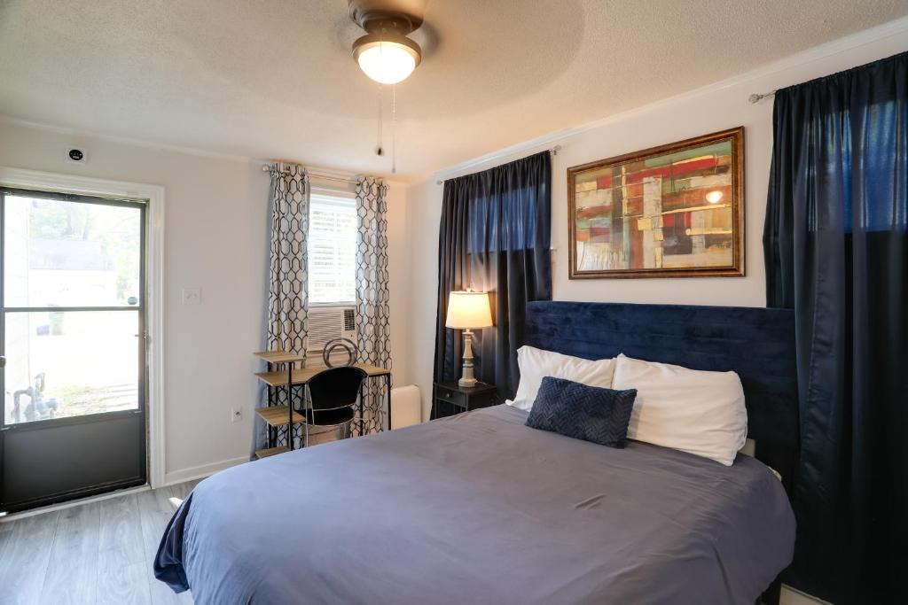 Greenwood Apartment | < 1 Mi to Dtwn: Updated Studio in North Greenwood!