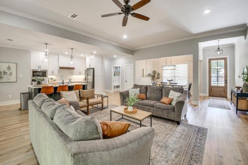 Jones Mills House | < 1 Mi to Lake Catherine: Home in Gated Community!