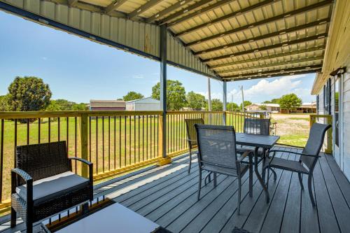 Kingston House | 1 Mi to Lake Texoma: Peaceful Kingston Getaway