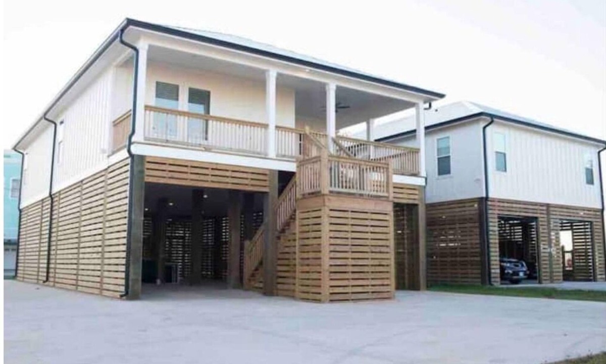 Mississippi City House | 1-min walk to beach! Newly built! RELAXING Beach Vacation!BeachBLISS