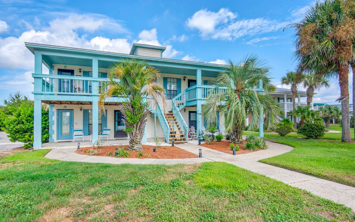 Sunnyside Condo | 107 m² Condo ∙ 2 bedrooms ∙ 6 guests