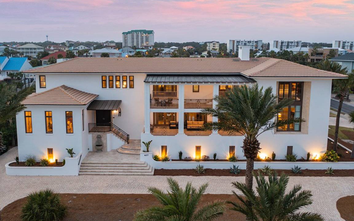 Holiday Isle House | 1133 m² House ∙ 11 bedrooms ∙ 40 guests