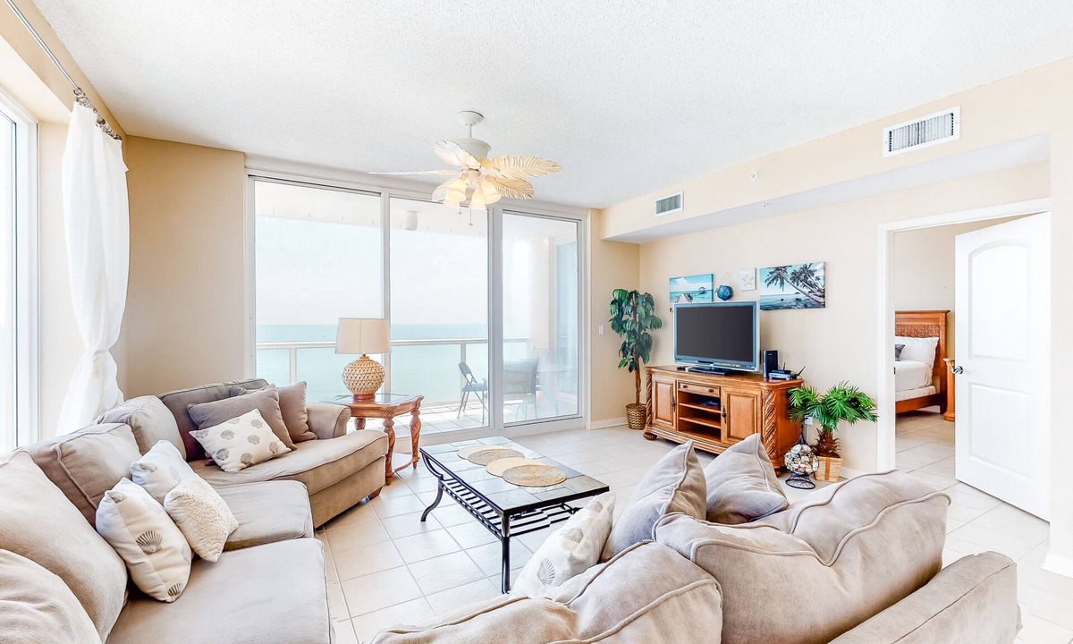 Navarre Beach Condo | 11th Floor Gulf Front Condo Great Amenities & Private Beach Access