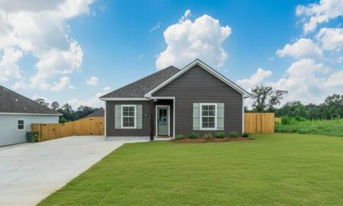 Ruston House | 123-baywood · Family Retreat | LA Tech + Sports