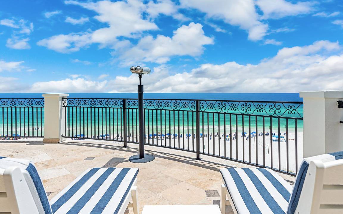 Crystal Beach House | 1236 m² House ∙ 12 bedrooms ∙ 25 guests
