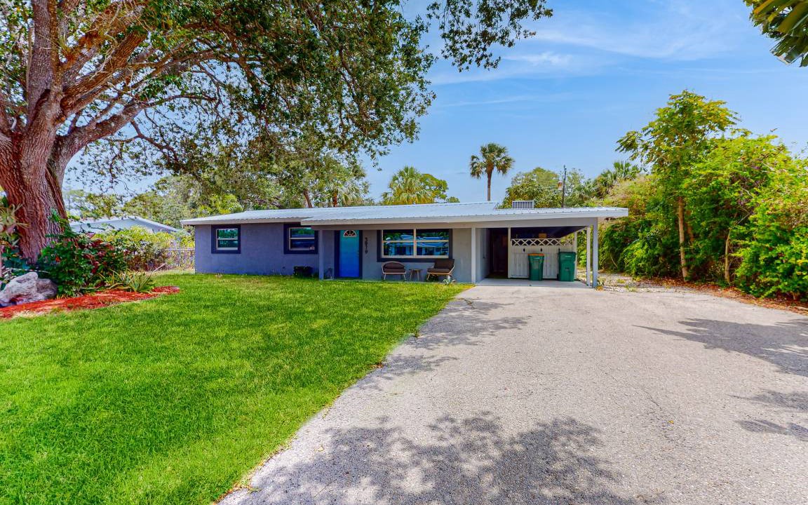 East Naples House | 125 m² House ∙ 2 bedrooms ∙ 4 guests