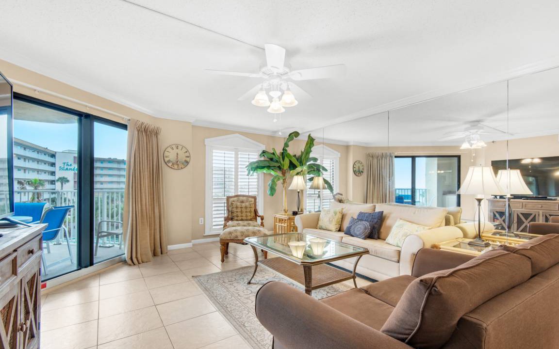 Holiday Isle Condo | 127 m² Condo ∙ 2 bedrooms ∙ 9 guests