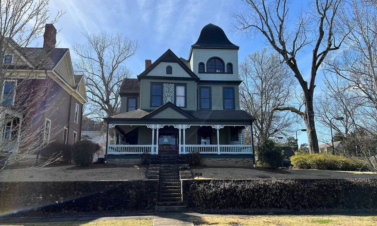 Anniston House | 1800s Historic Home w/all new modern amenities for a one of a kind stay!
