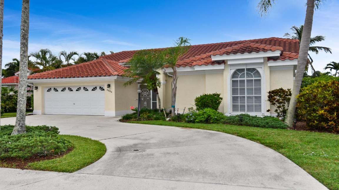 Crown Pointe House | 183 m² House ∙ 4 bedrooms ∙ 8 guests