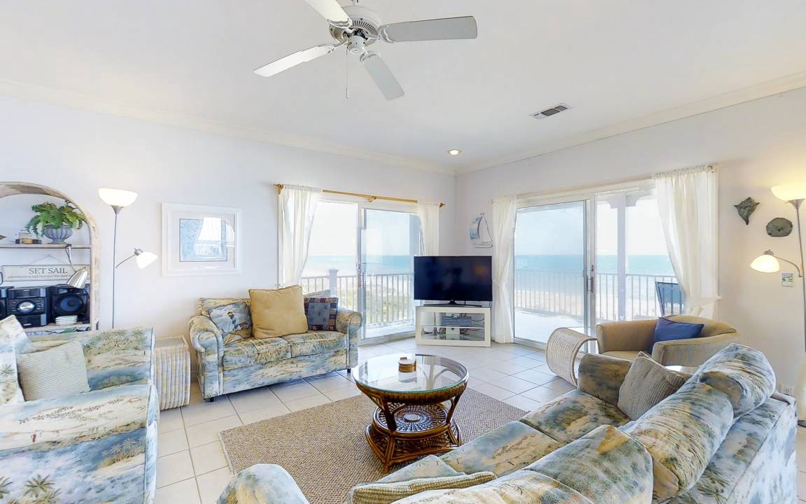 Treasure Beach Village House | 187 m² House ∙ 3 bedrooms ∙ 8 guests