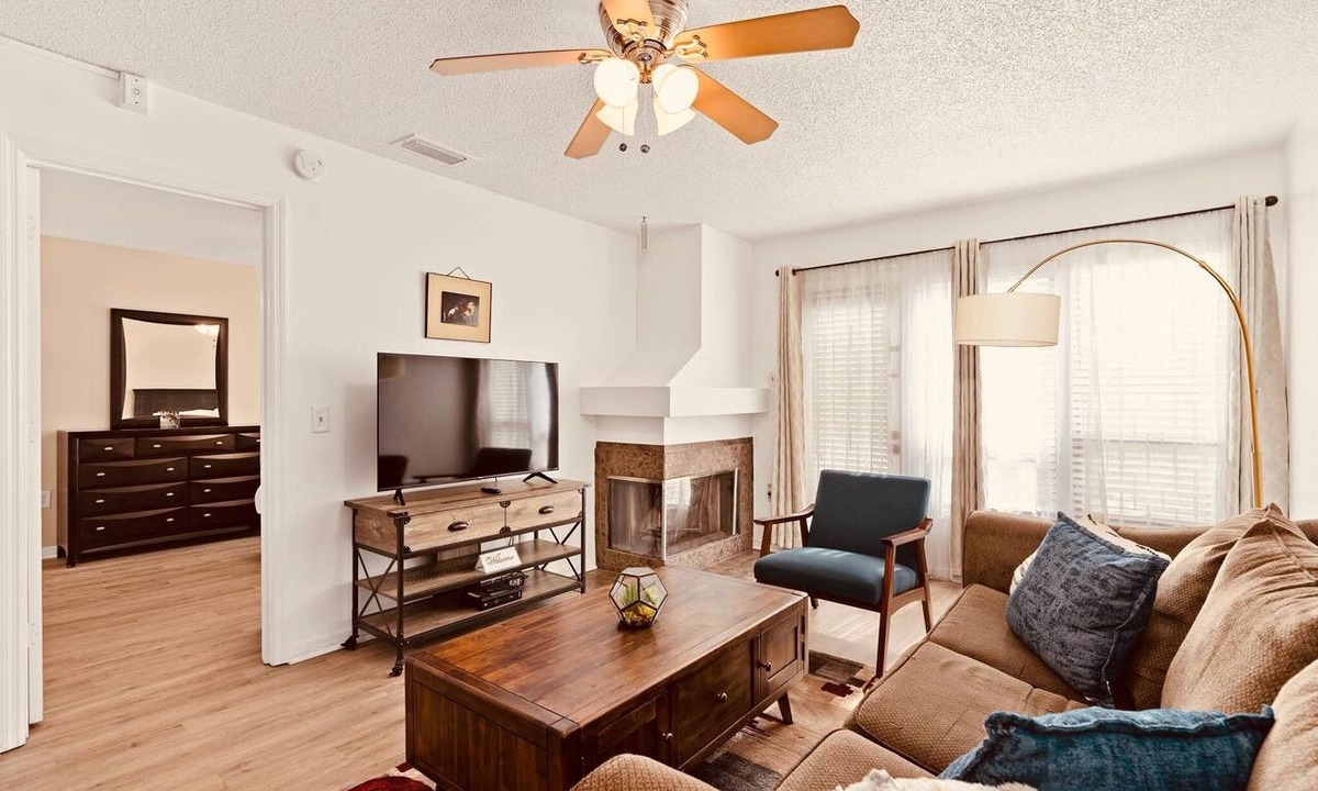 Orlando Condo | 1st Floor 2BR Condo w/Patio & Spacious Outdoor Area [10 min to UCF & Full Sail]