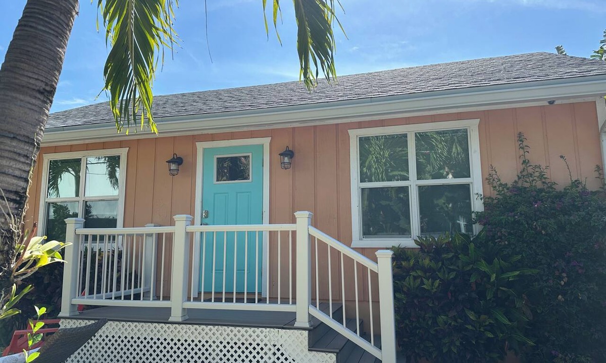 Highland Park Delray Cottage | 2-bedroom charming cottage in Delray Beach walking distance to Atlantic Avenue.