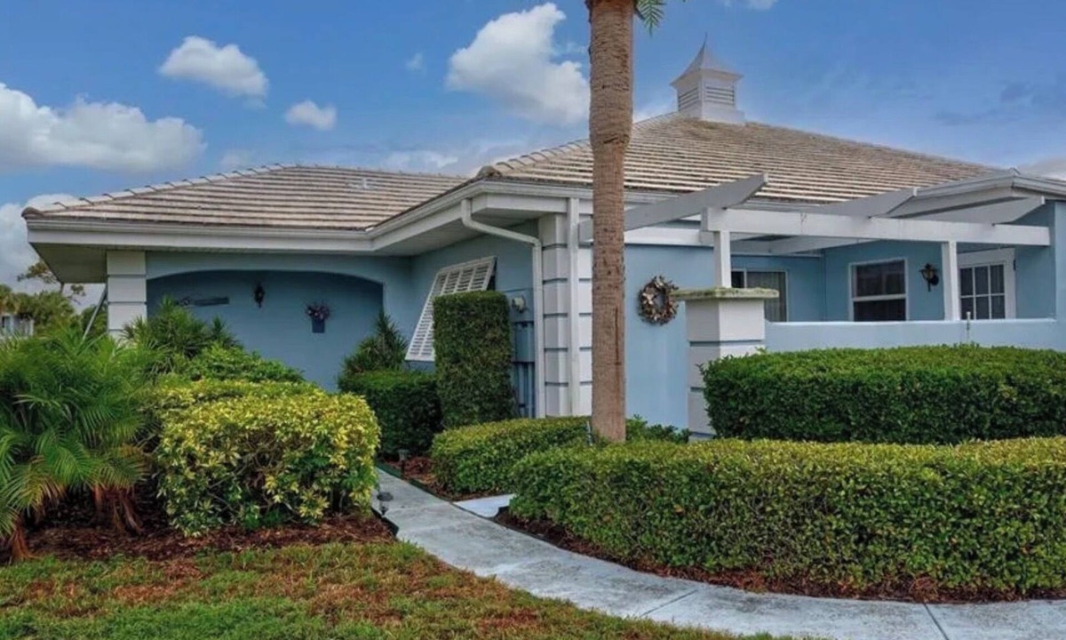 Venice Condo | 2-bedroom condo in soothing Venice with cool AC breeze