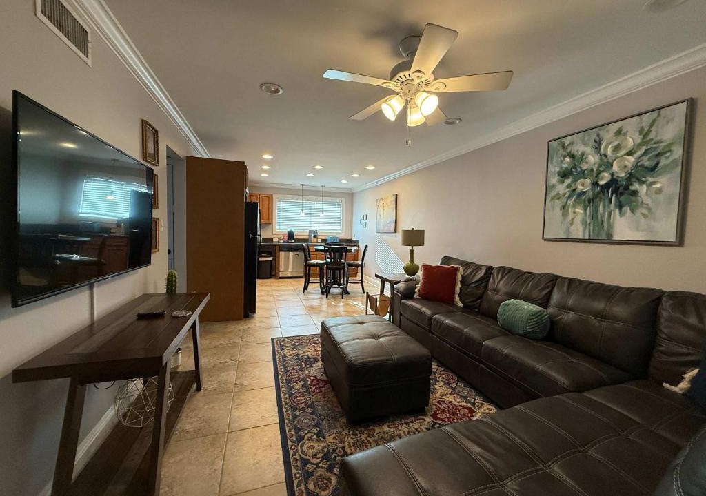Highlands - Perkins Apartment | 2 bedroom private apt & laundry