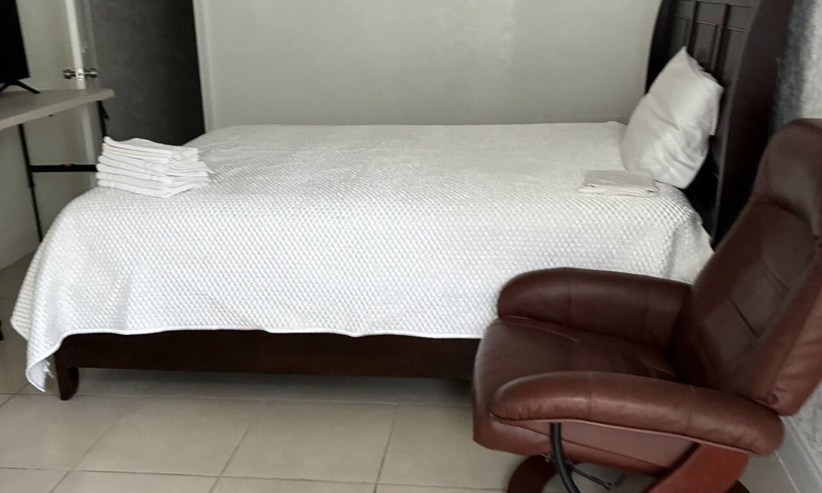 Coquina Key Hotel | 2 Bedrooms, 1 Full Bath Home