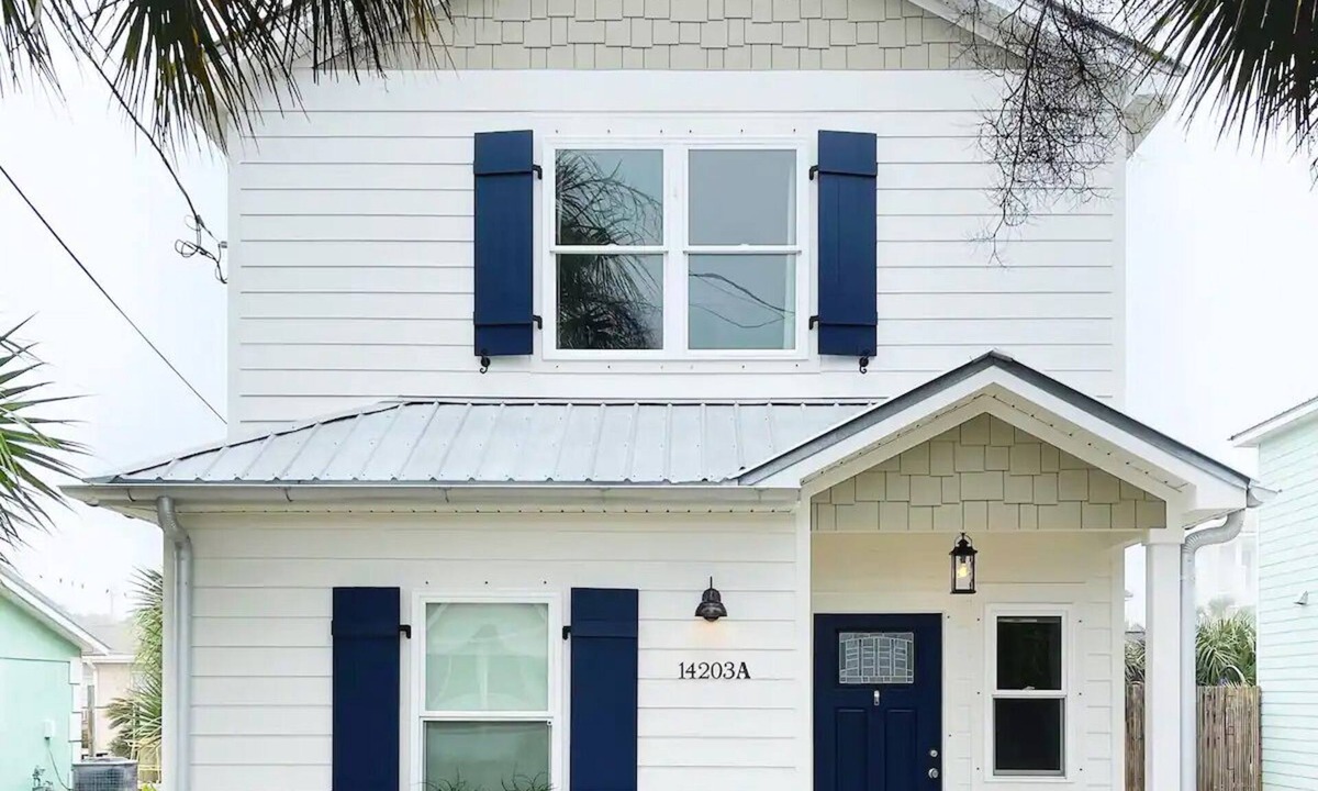 Bid-a-wee Beach House | 2 MASTER SUITES- 4BR/3.5 Bath, Private Access Beach, Perfect for 2 Families!