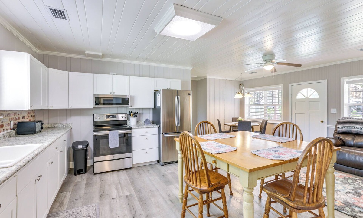 Panacea Cottage | 2 Mi to Mashes Sands Beach: Quiet Home w/Dock!