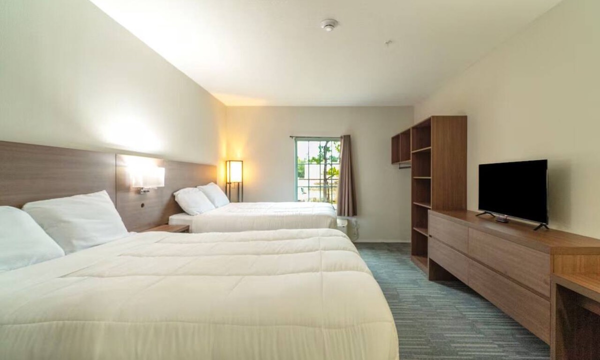 Sulphur Hotel | 2 Relaxing Family-Friendly Rooms – w/Free Parking & Near Nature Trails!