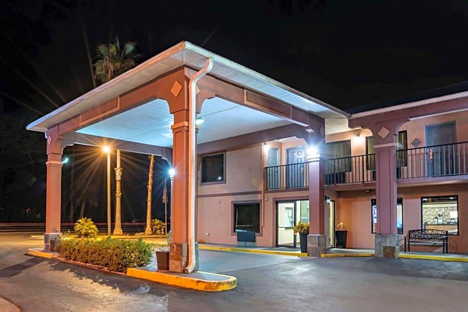 Apalachicola Hotel | 2-Star Hotel ∙ Best Western Apalach Inn