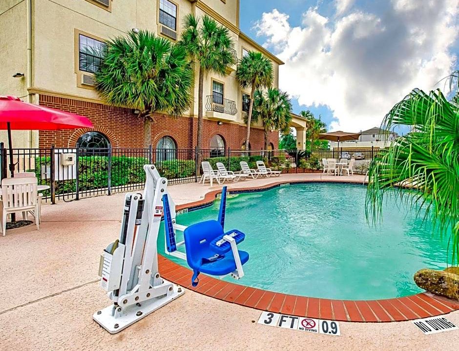 Beaumont Hotel | 2-Star Hotel ∙ Econo Lodge Inn & Suites Beaumont