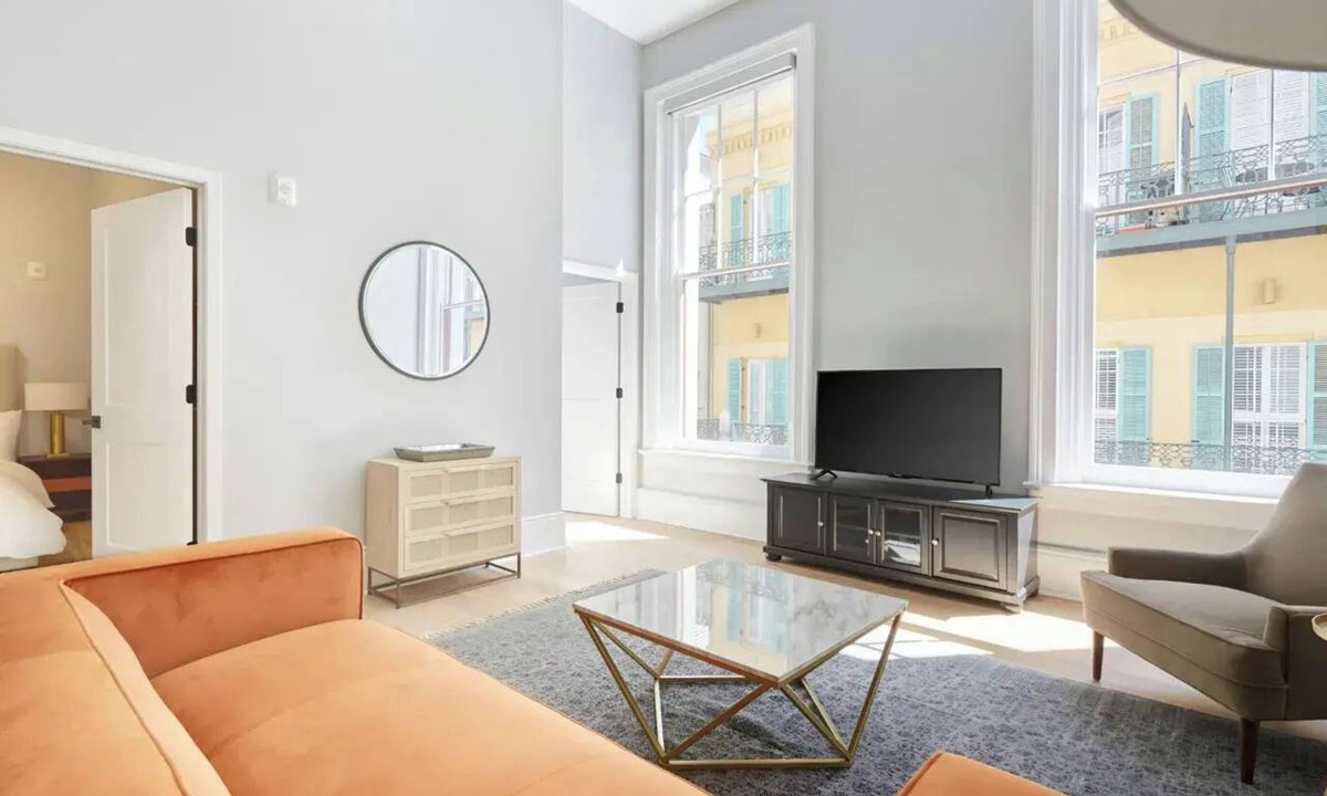 French Quarter Hotel | 2 Units in Prime Canal St Location, Near Bourbon St | The Harlequin by AvantStay