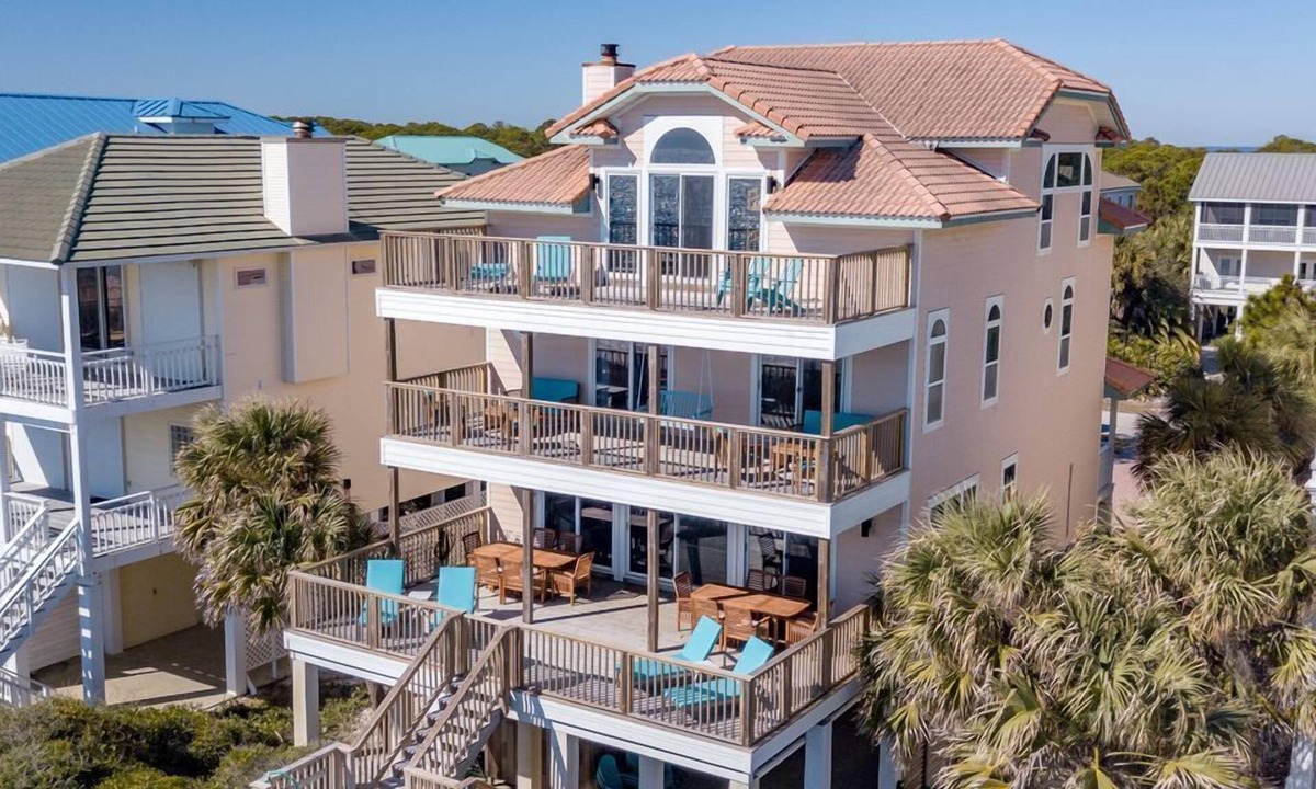 Plantation House | 20% OFF FALL! 5BR/4.5BA, Sleeps 22, Elevator, Pet Friendly