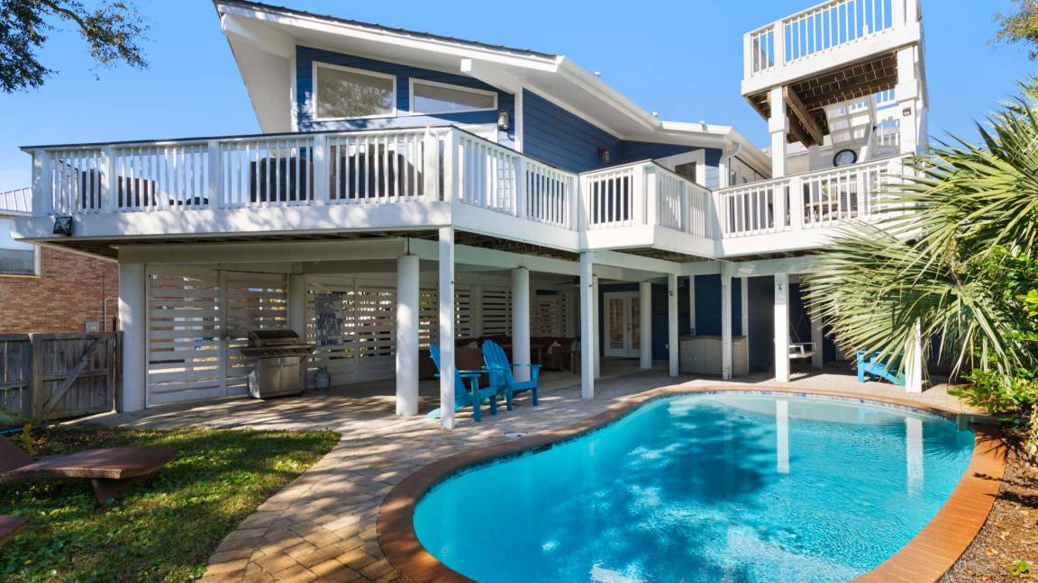 Gulfview Heights House | 215 m² House ∙ 5 bedrooms ∙ 14 guests