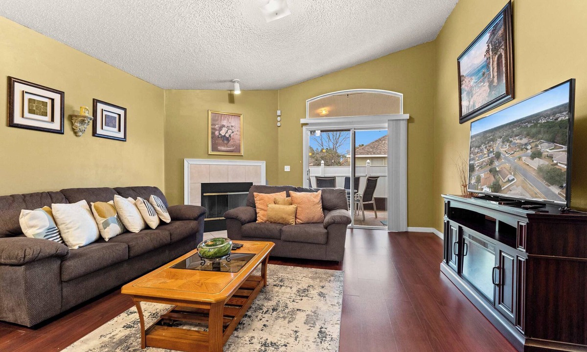 Northside House | *25% OFF | Long Term Friendly/Central Location | Pets Welcome*