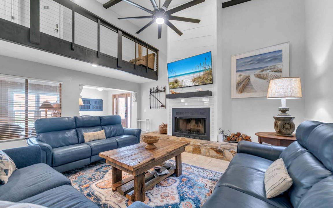 Crescent Beach House | 256 m² House ∙ 6 bedrooms ∙ 18 guests