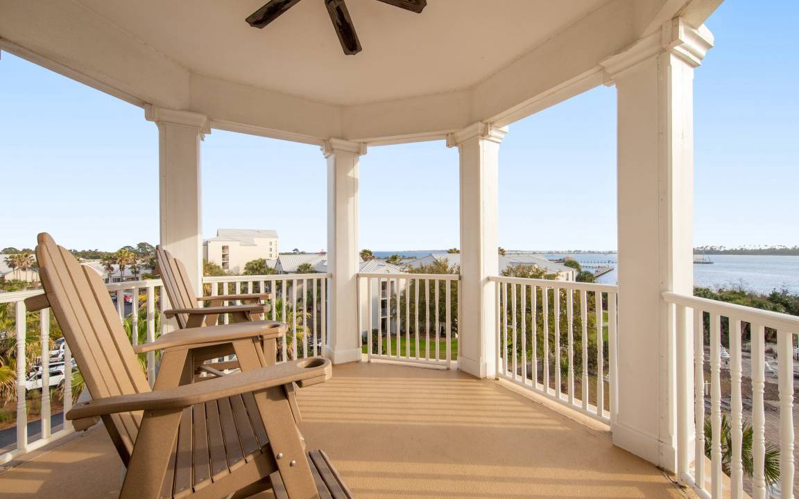 Upper Grand Lagoon Condo | 257 m² Condo ∙ 4 bedrooms ∙ 8 guests