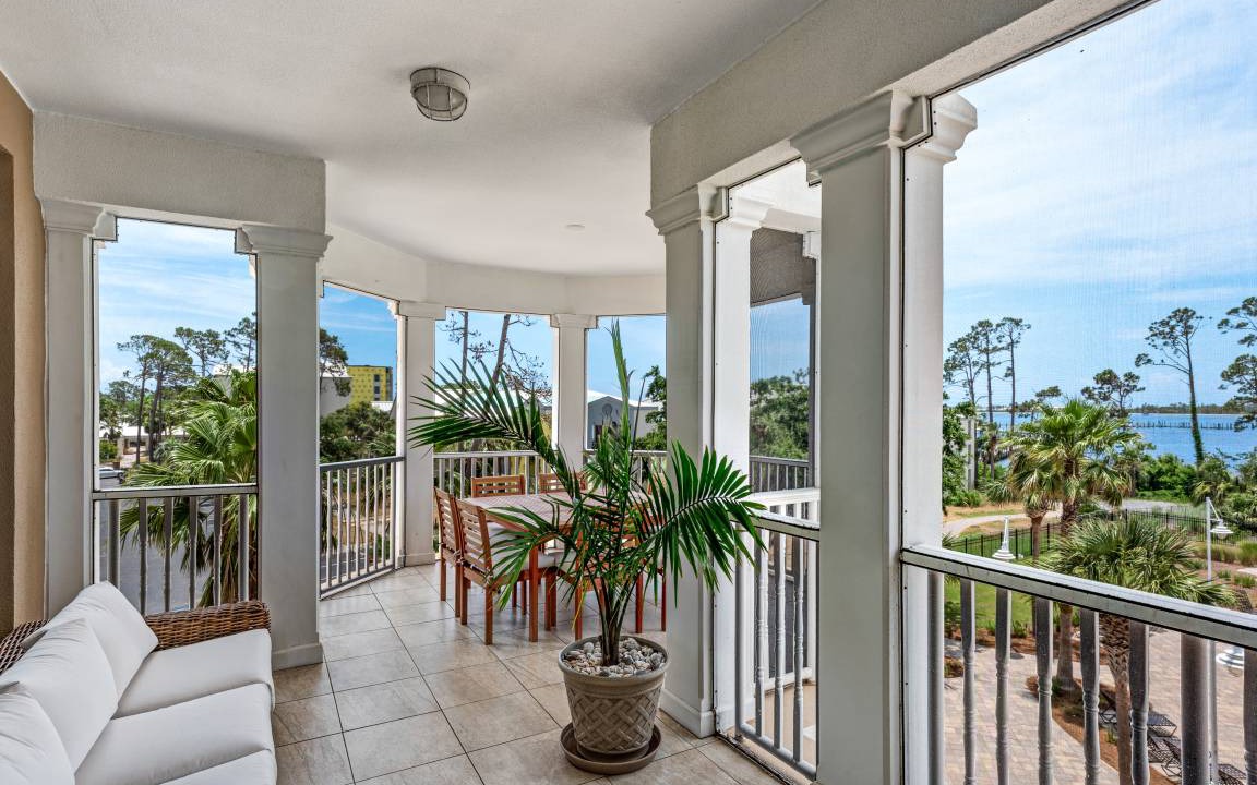 Upper Grand Lagoon Condo | 267 m² Condo ∙ 4 bedrooms ∙ 8 guests