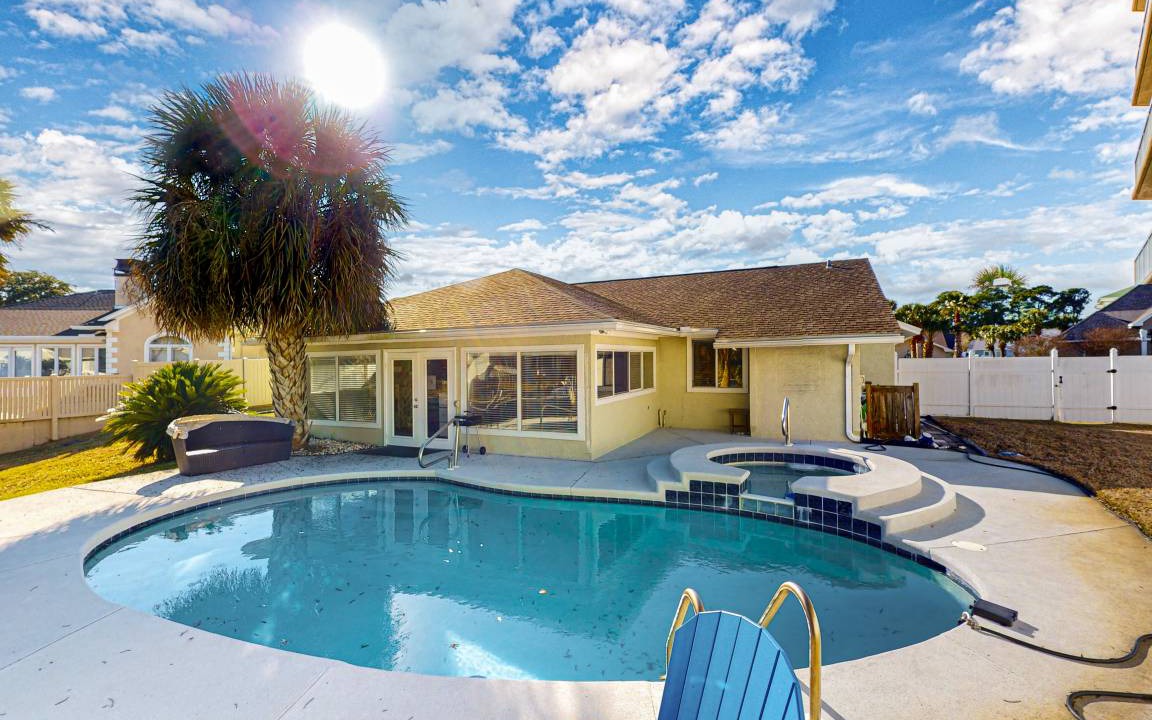 Upper Grand Lagoon House | 271 m² House ∙ 3 bedrooms ∙ 10 guests