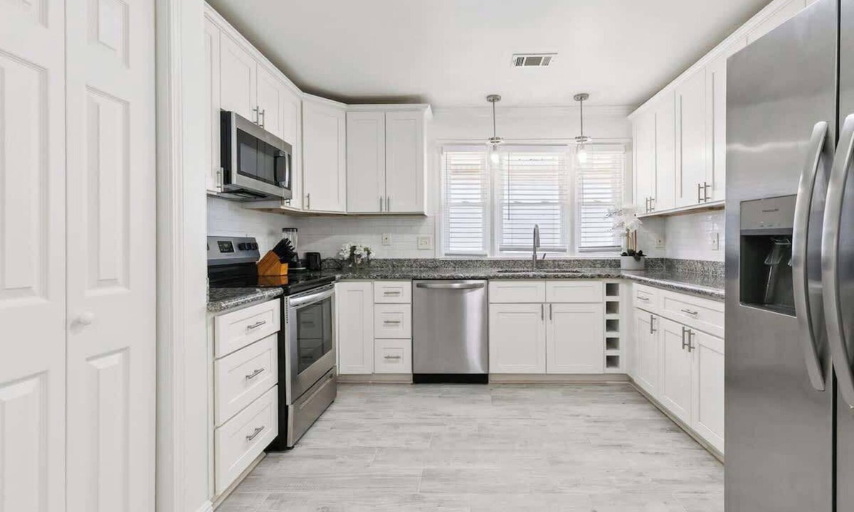 Arabi House | 3 bedroom 1 bath Nola home