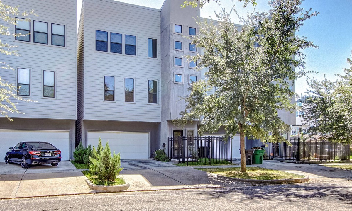 South Central Houston House | 3-bedroom house in beautiful in East DowntownHouston Near Stadiums & Convention