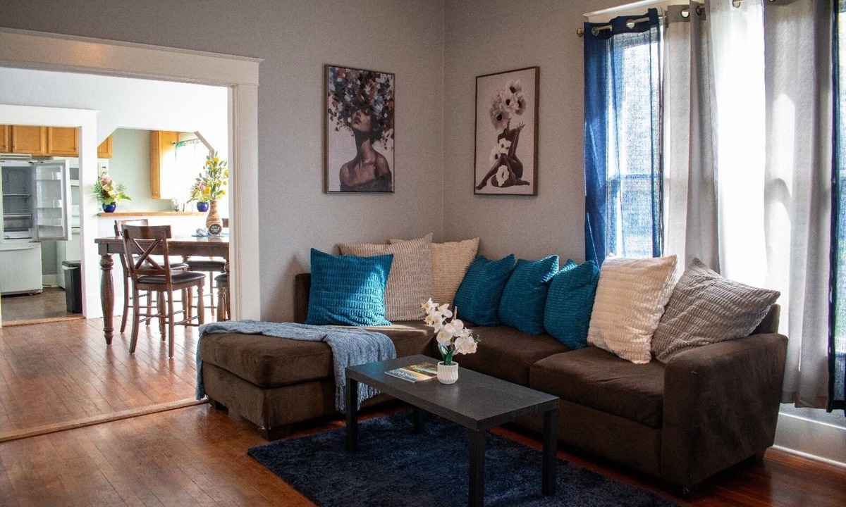 Temple House | 3-bedroom house in peaceful Temple with cool AC and charm. Lots of parking spc.