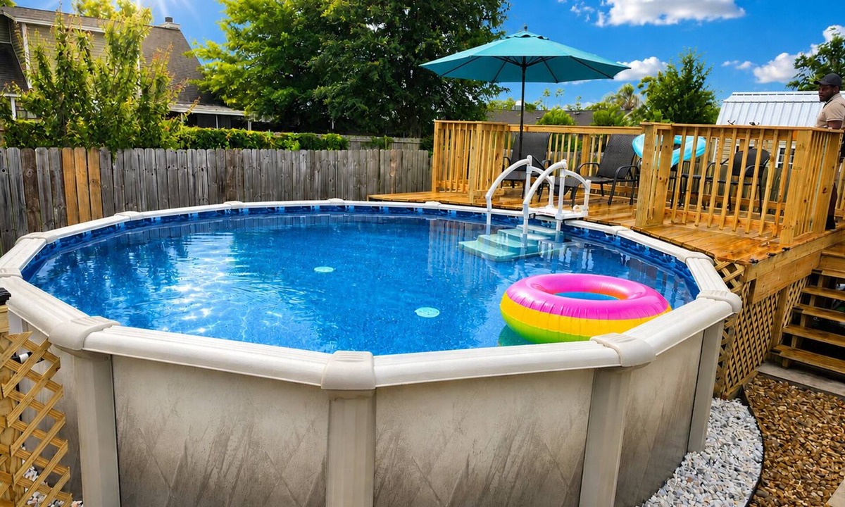 Lynn Haven House | 3-bedroom house with full pool and patio access in quiet and safe neighborhood