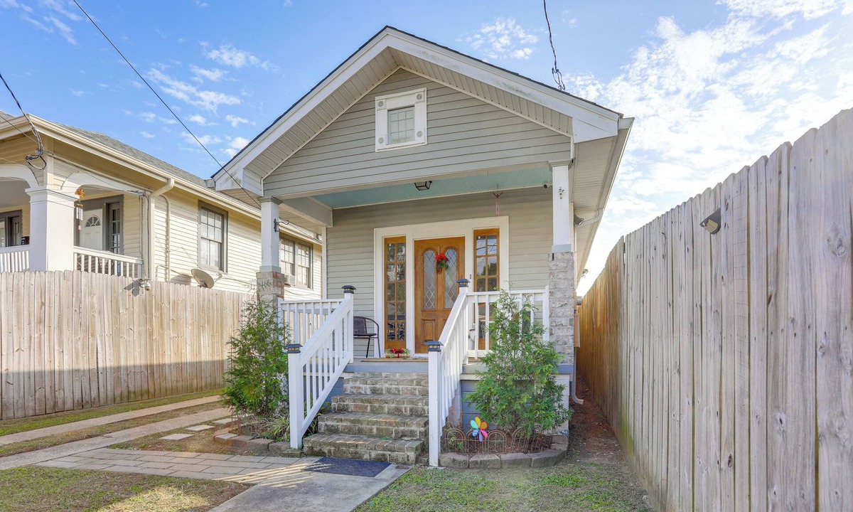 Gentilly Terrace Apartment | 3 Mi to French Quarter: Cozy Couple's Getaway