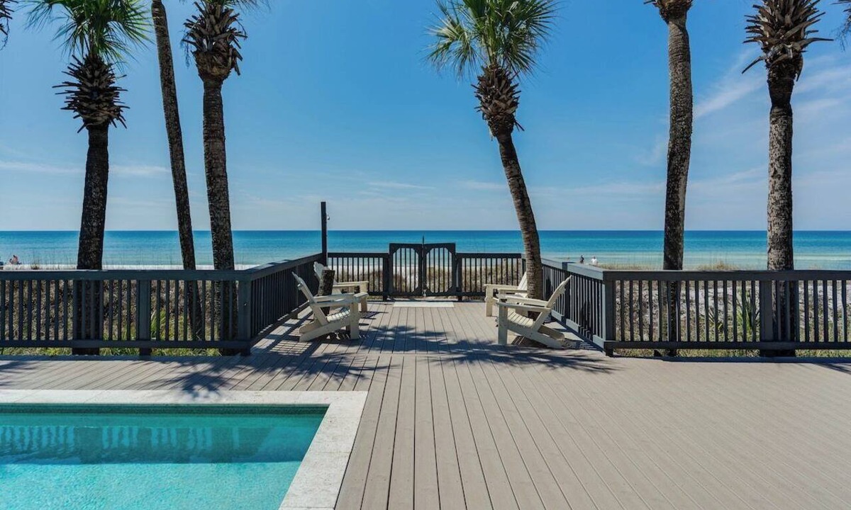 Bahama Beach House | 3 night mins! On The Beach! Private Home, Private Pool!