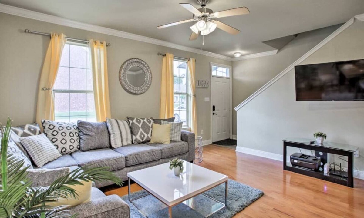 Highlands - Perkins House | 🛏 3 Private Suites Near LSU | Perfect for Game Days & Business Travel