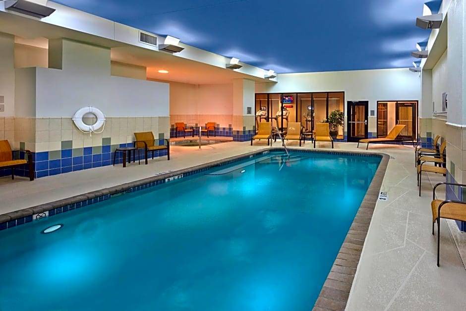 Downtown St. Petersburg Hotel | 3-Star Hotel ∙ Courtyard by Marriott St. Petersburg Downtown