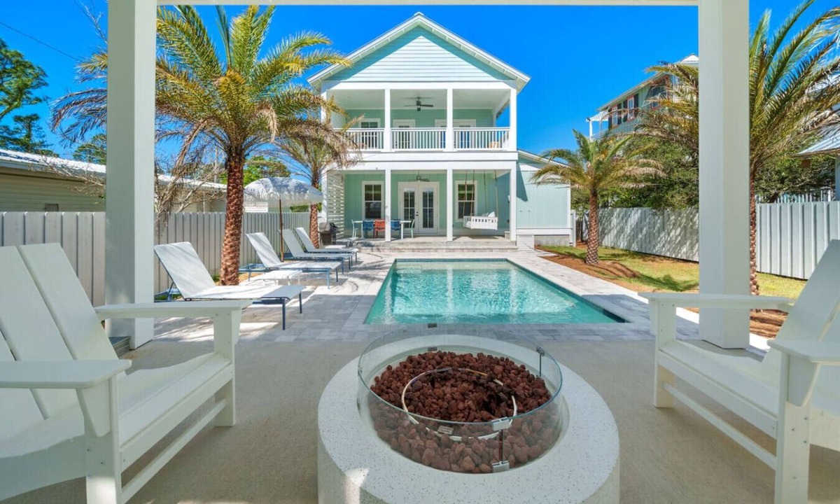 San Juan House | 30A - Walk to Beach - Pool - Golf Cart - Bikes