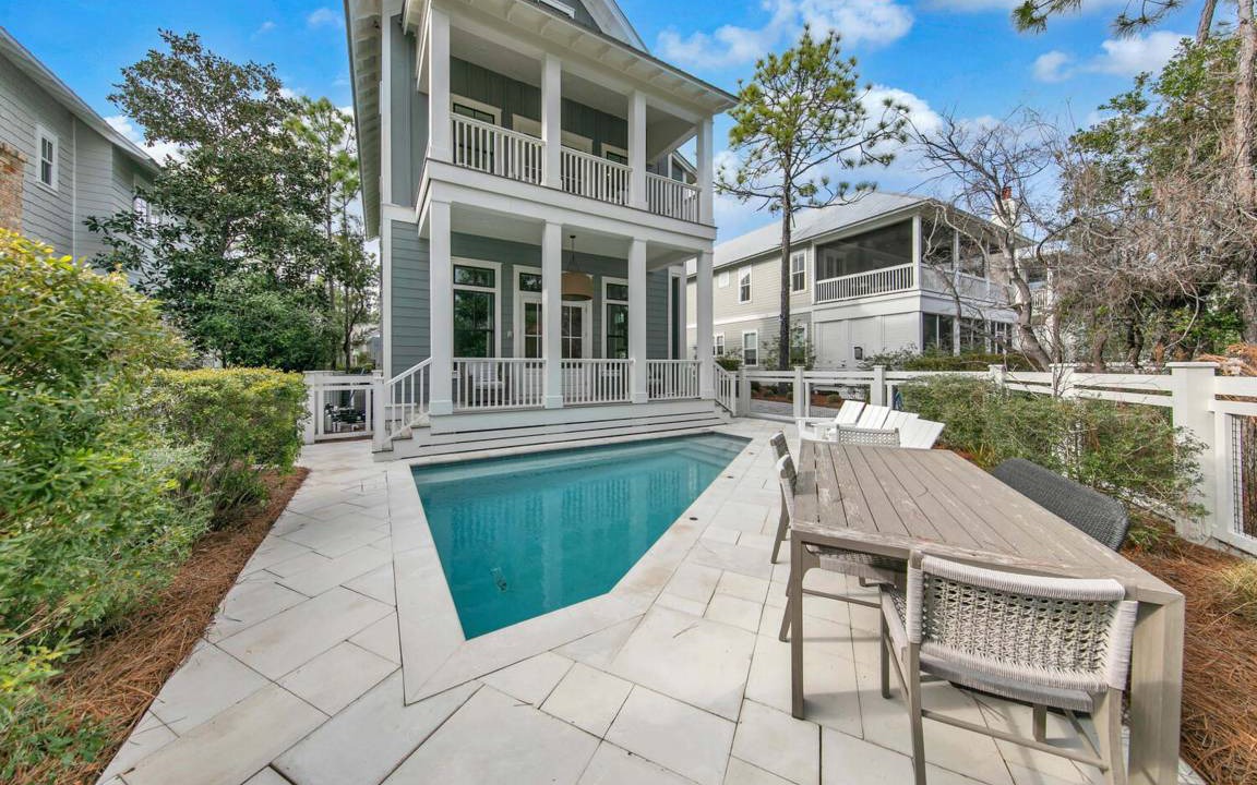 Watercolor House | 319 m² House ∙ 5 bedrooms ∙ 12 guests