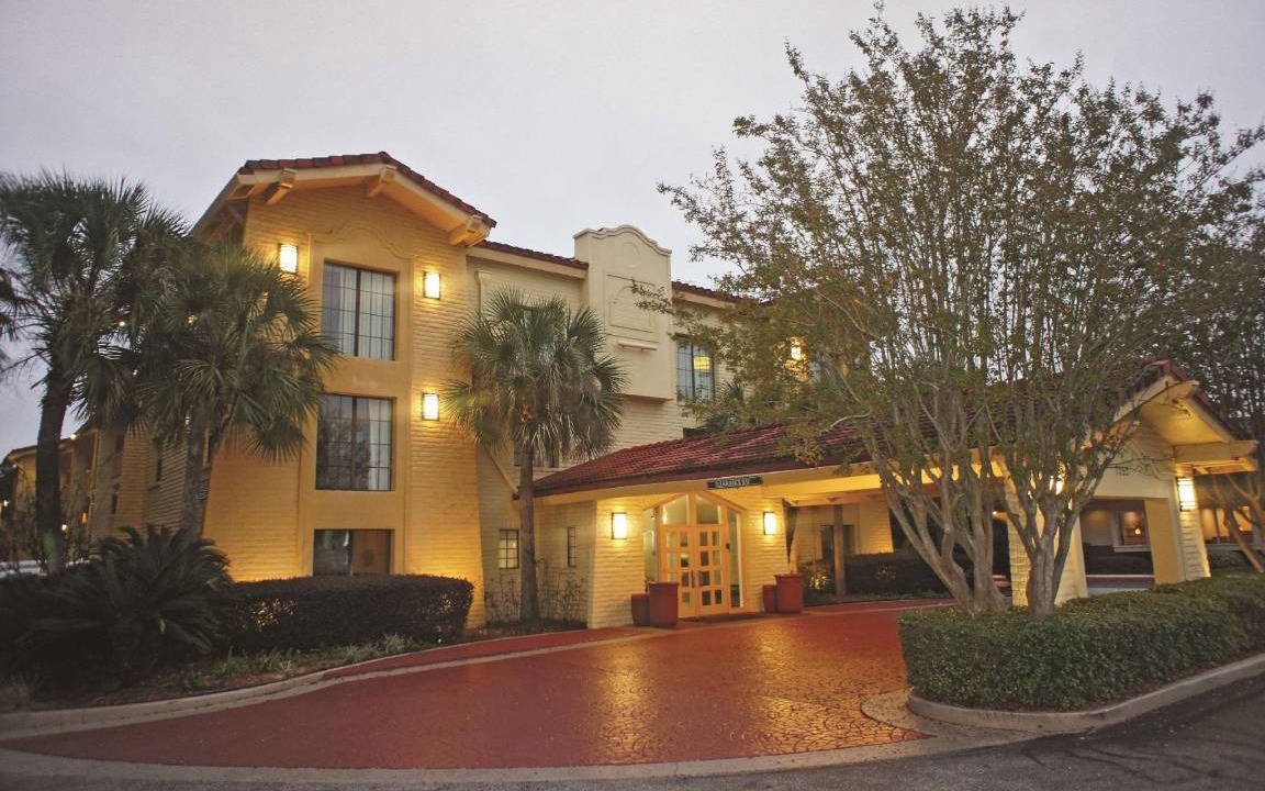 Northeast Pensacola Hotel | 35 m² Hotel ∙ 127 guests