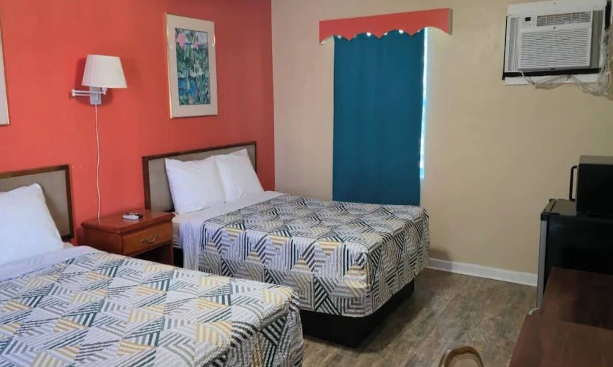 Ocala Hotel | 4 Affordable Units w/Free Parking | Silver Springs State Park - 6.1 miles