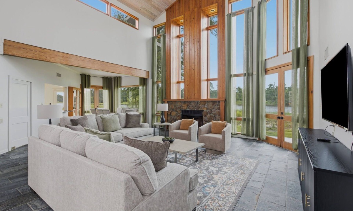 Lake Charles House | 4 Bedroom Waterfront Home