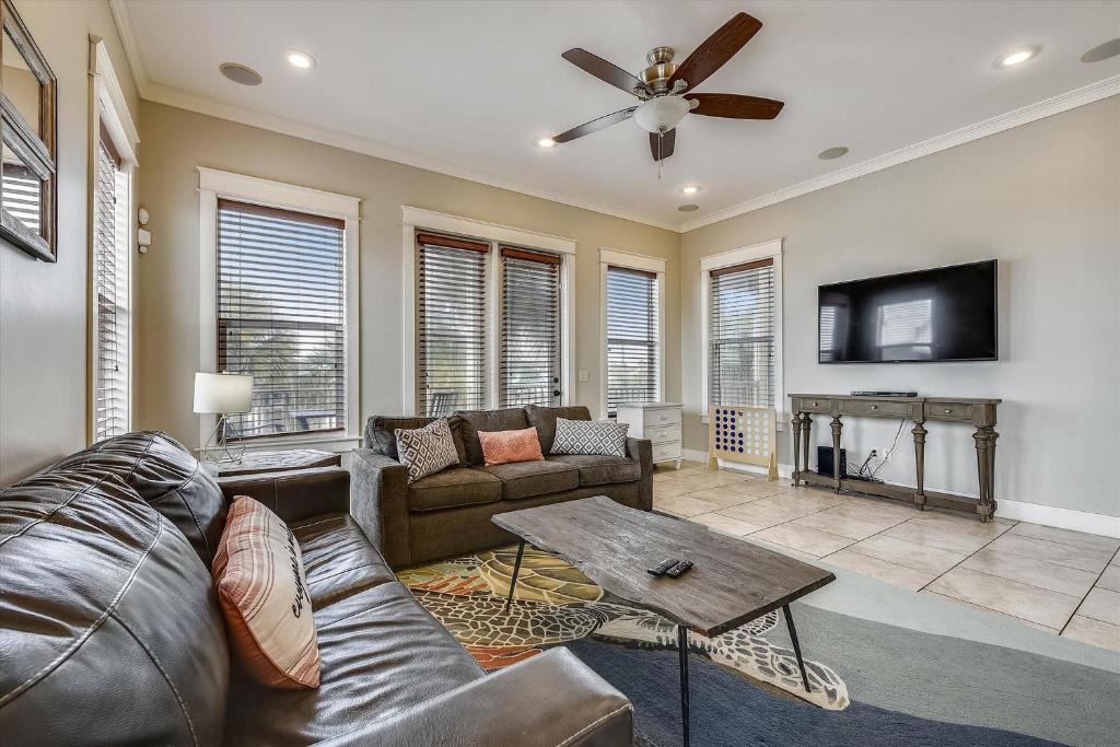 Silver Sands Beach House | 4120 Utes Street - Salty Beach by Vacations Perfected